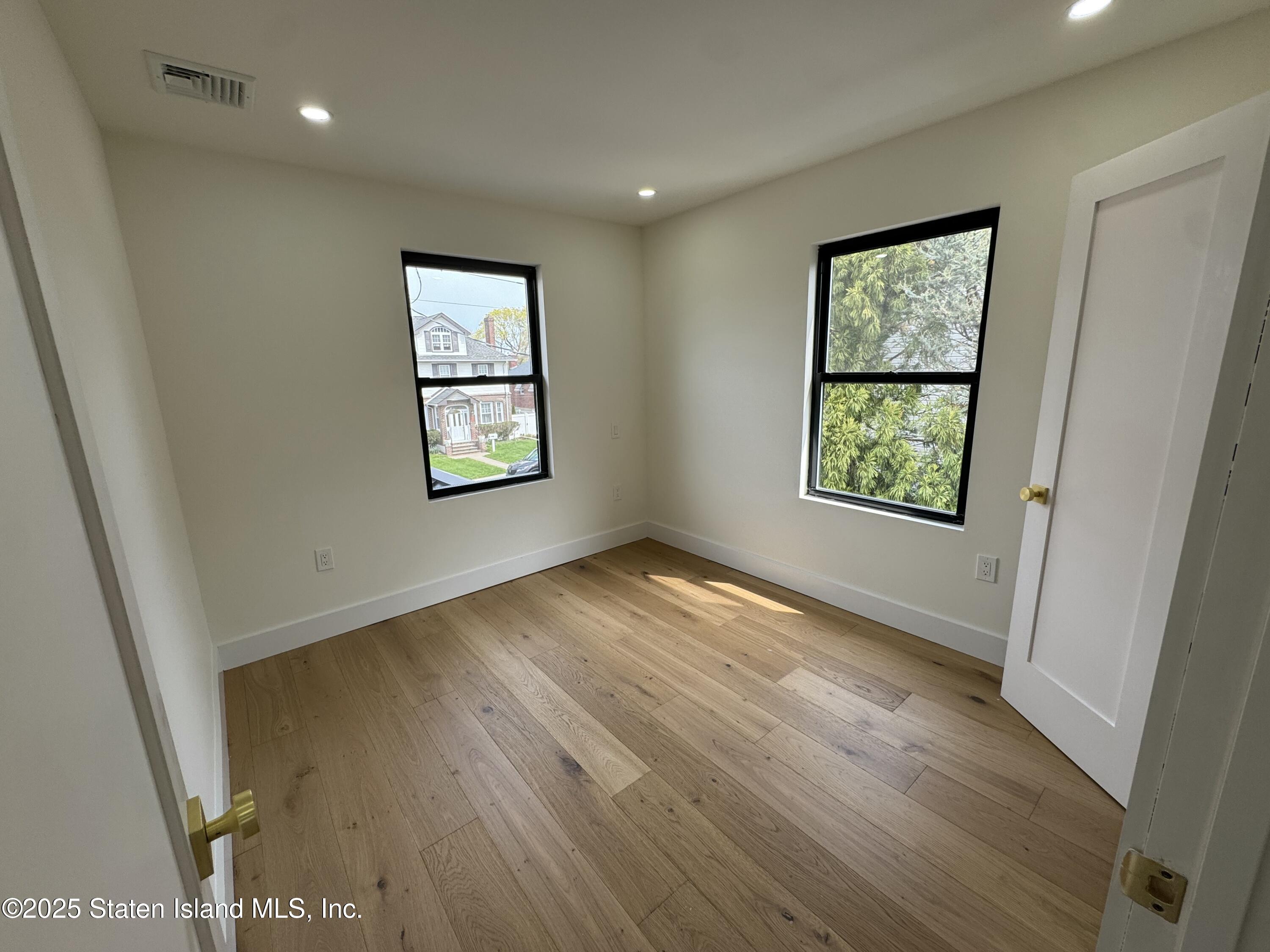 200 Potter Ave Ave, Staten Island, New York image 18