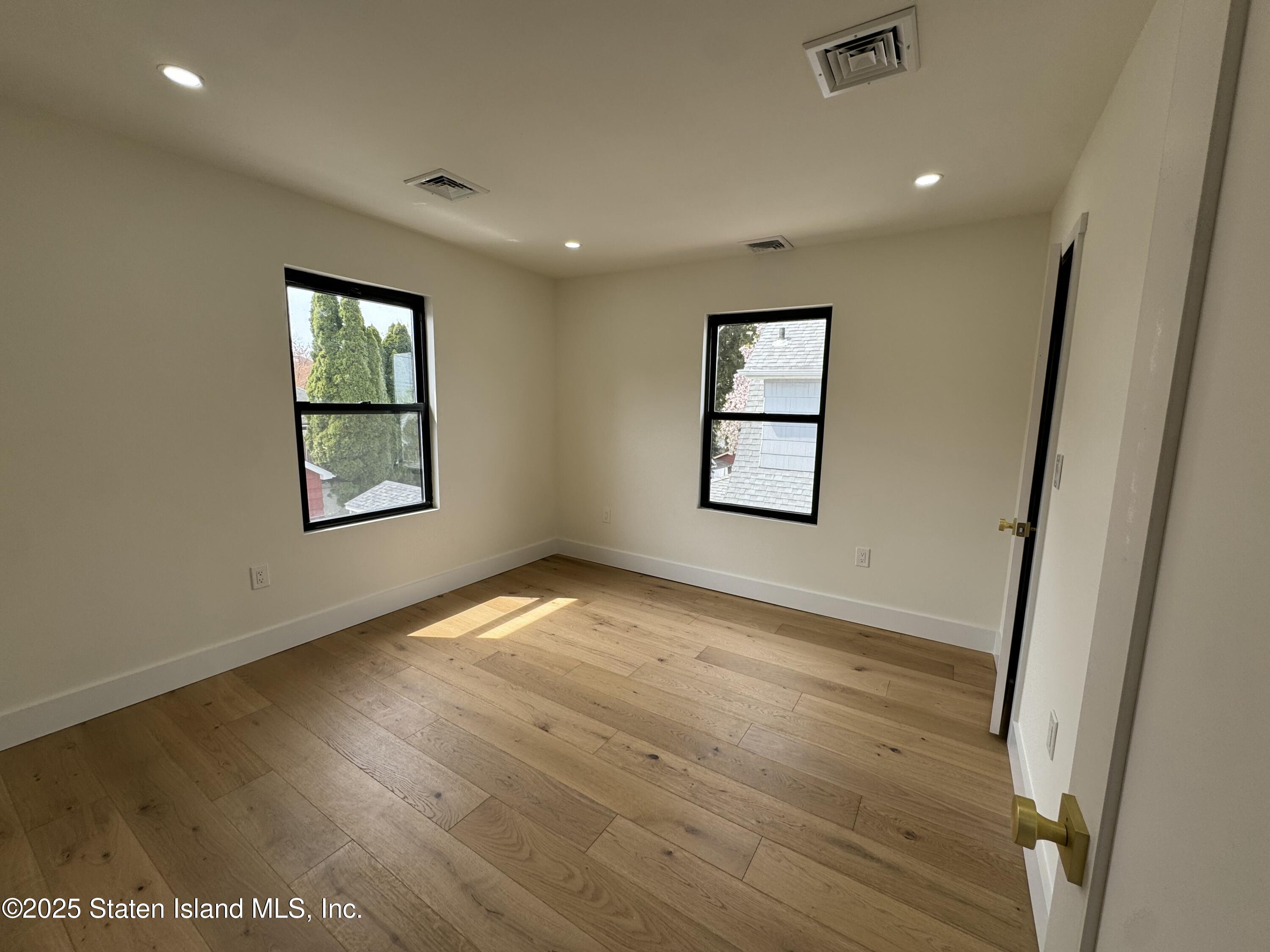 200 Potter Ave Ave, Staten Island, New York image 16