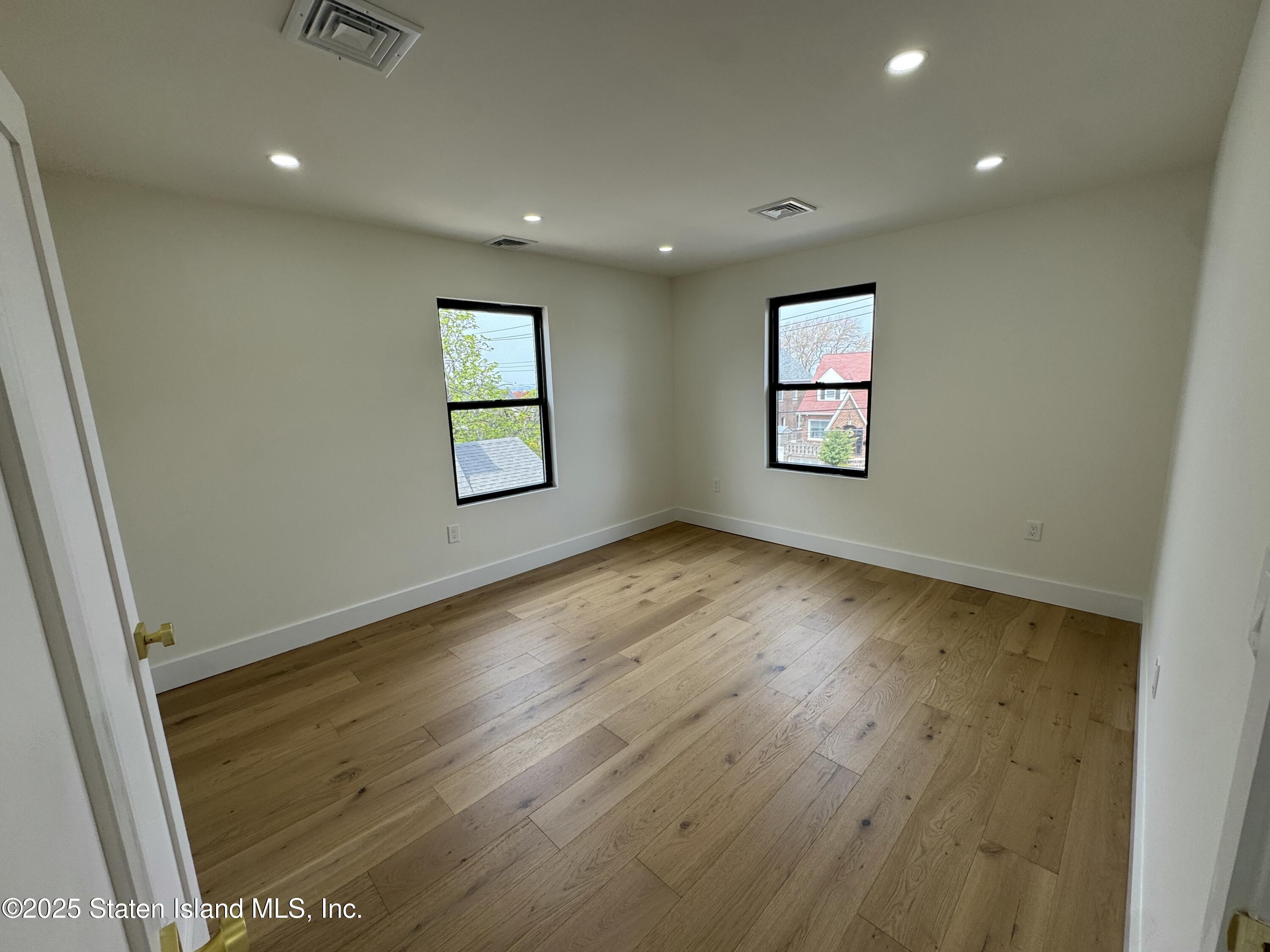200 Potter Ave Ave, Staten Island, New York image 17