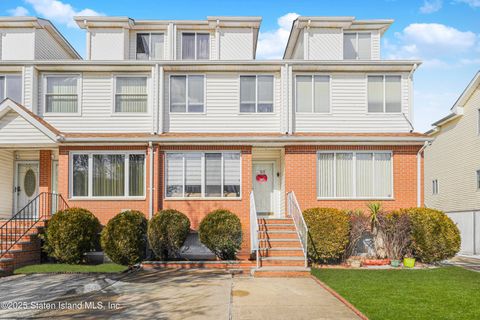 Photo of 23 Chatham Street, Staten Island, NY 10312 (MLS # 2500741)