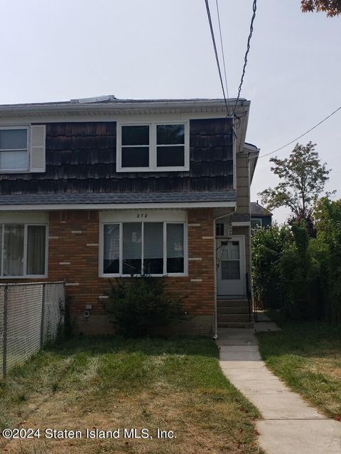 Photo of 272 Giffords Lane, Staten Island, NY 10308 (MLS # 2405235)