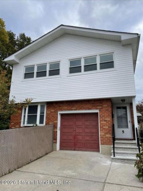 Photo of 5 Bartow Street, Staten Island, NY 10306 (MLS # 2601923)