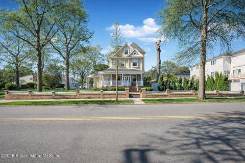 Photo of 144 Guyon Avenue, Staten Island, NY 10306 (MLS # 2601785)