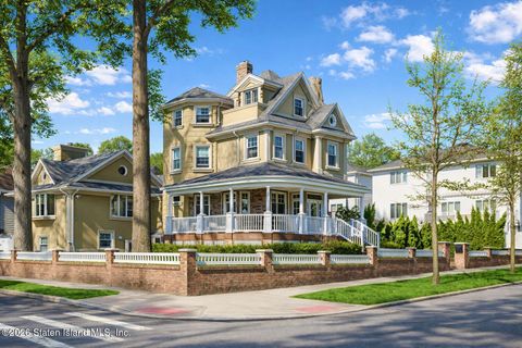 Photo of 144 Guyon Avenue, Staten Island, NY 10306 (MLS # 2601785)