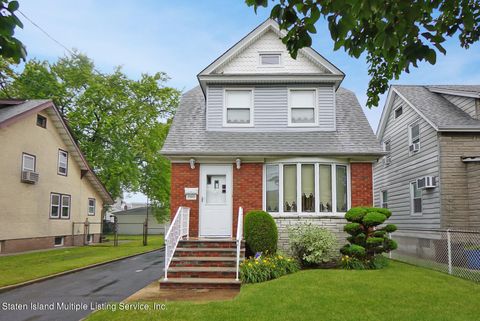 Photo of 290 Decker Avenue, Staten Island, NY 10302 (MLS # 1162477)
