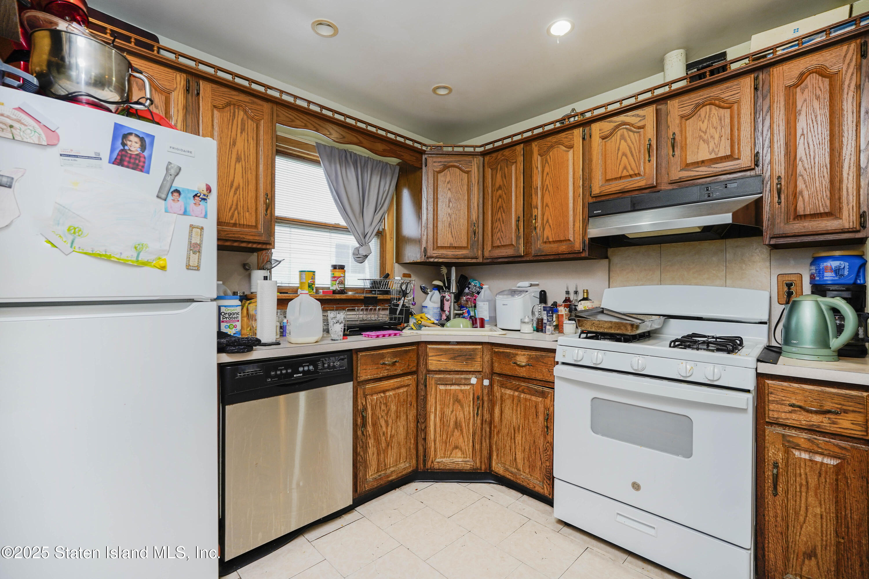 258 Greencroft Avenue, Staten Island, New York image 4