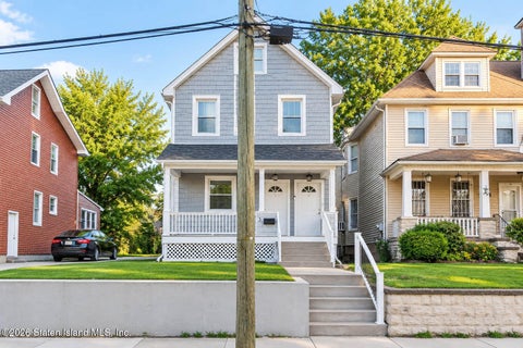 Photo of 173 Clove Road, Staten Island, NY 10310 (MLS # 2606012)