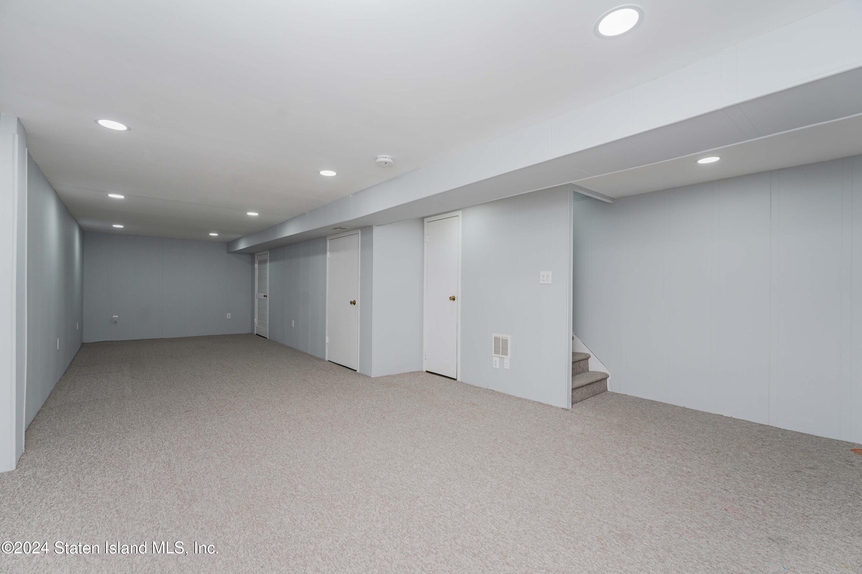 506 Golfview Court, Staten Island, New York image 32