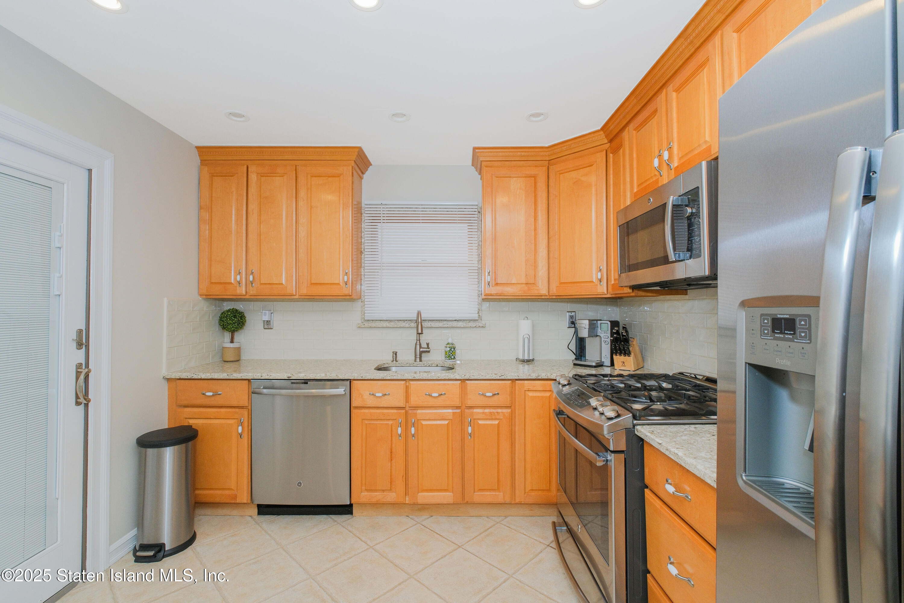 100 Stieg Avenue, Staten Island, New York image 10