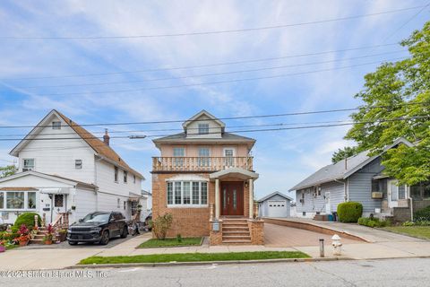 Photo of 23 Bolivar Street, Staten Island, NY 10314 (MLS # 2404267)