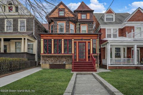 Photo of 224 Hamilton Avenue, Staten Island, NY 10301 (MLS # 2600793)