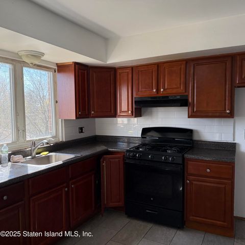 Photo of 145 Kelvin Avenue, Staten Island, NY 10306 (MLS # 2501964)