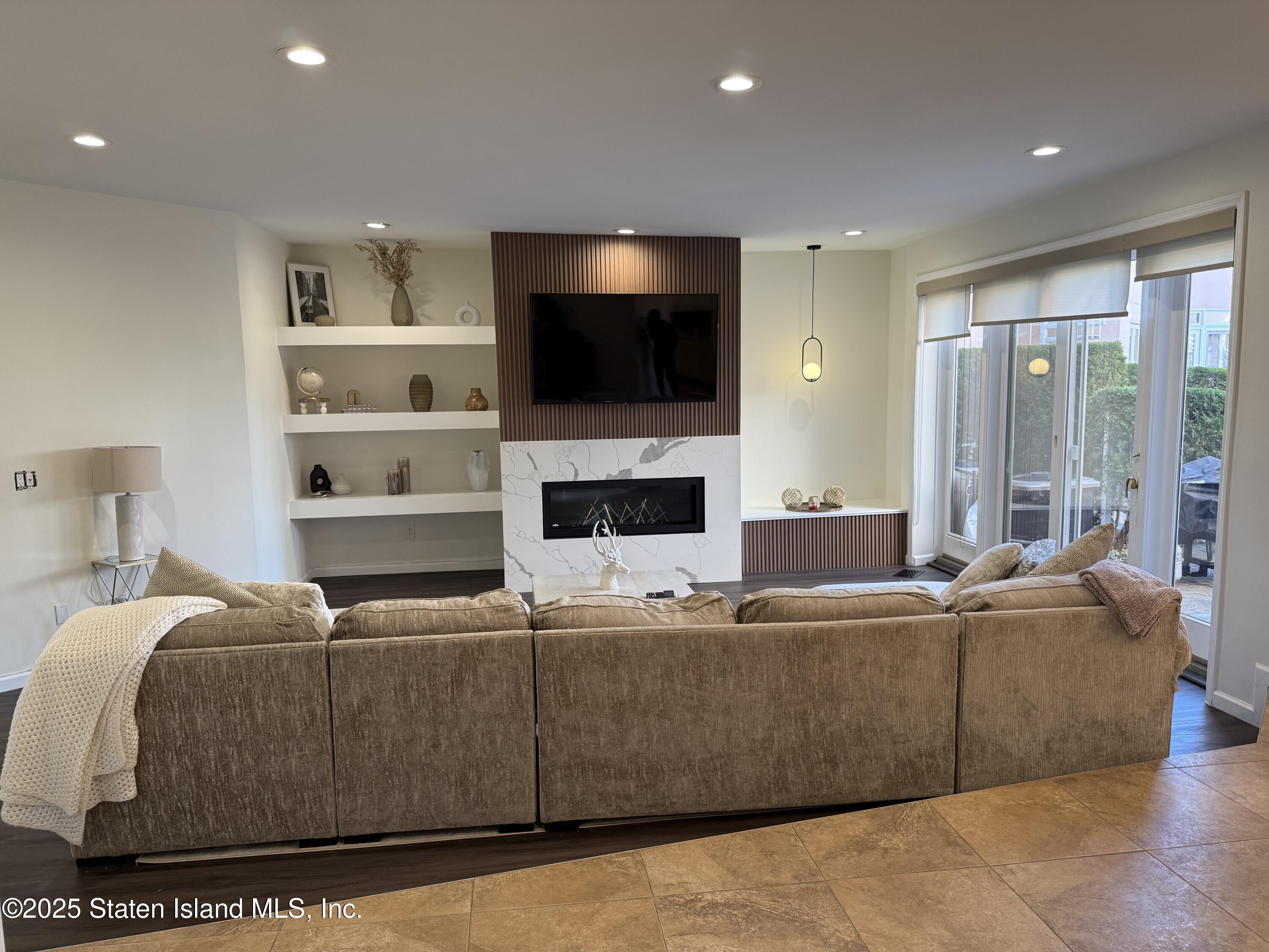 23 Harbour Court, Staten Island, New York image 8