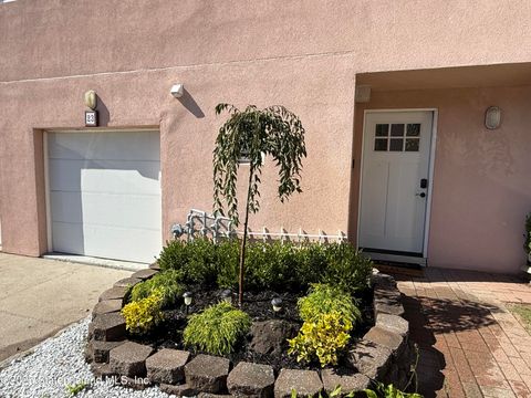 Photo of 23 Harbour Court, Staten Island, NY 10308 (MLS # 2501829)