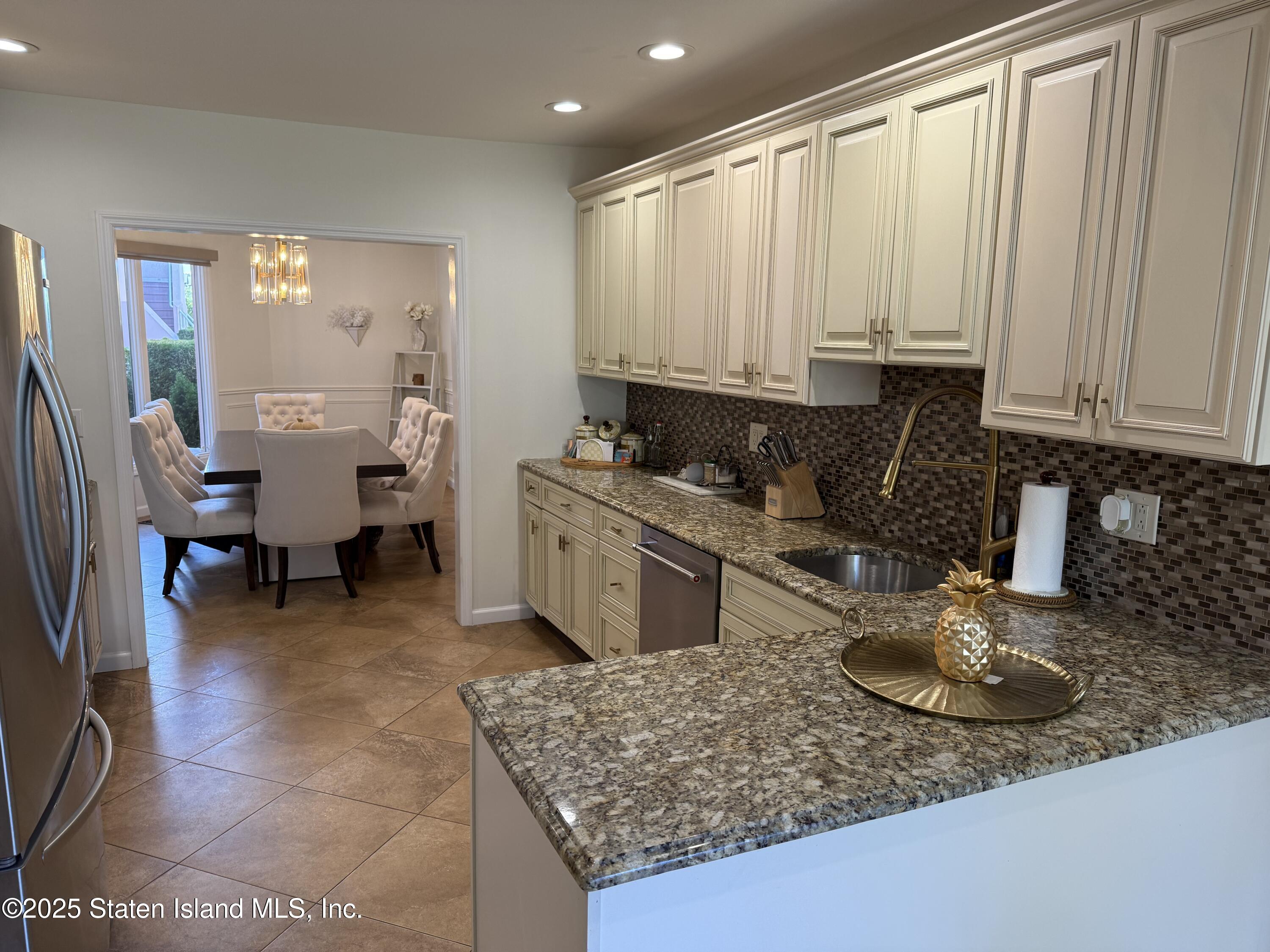23 Harbour Court, Staten Island, New York image 12