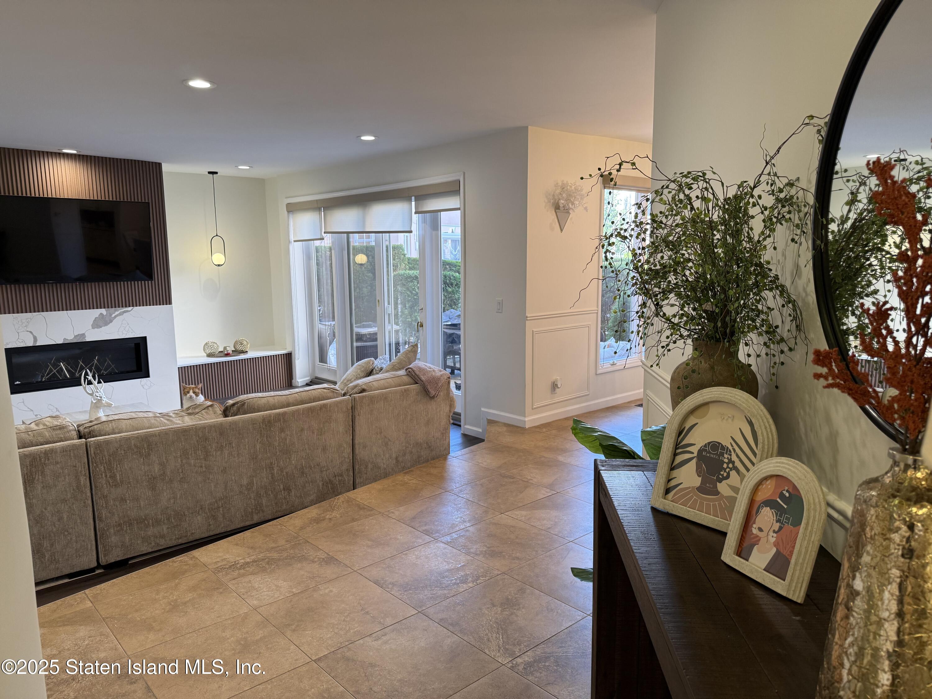 23 Harbour Court, Staten Island, New York image 7