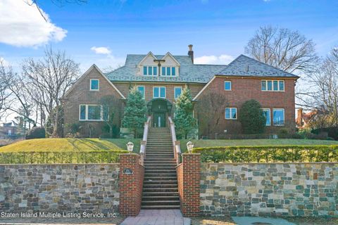 Photo of 294 Howard Avenue, Staten Island, NY 10301 (MLS # 1153198)