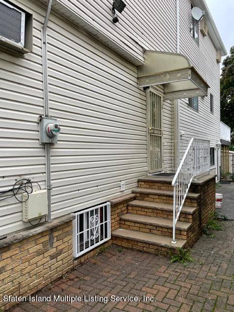 Photo of 37 Livingston Avenue, Staten Island, NY 10314 (MLS # 1165112)