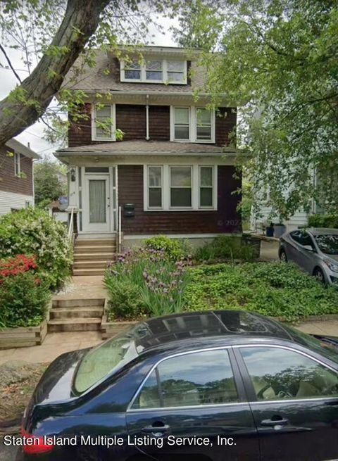 Photo of 375 Hoyt Avenue, Staten Island, NY 10301 (MLS # 1165762)