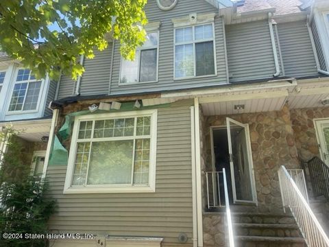 Photo of 84 Wolcott Avenue, Staten Island, NY 10312 (MLS # 2404671)