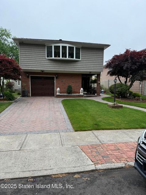 Photo of 49 Park Dr North Dr, Staten Island, NY 10314 (MLS # 2502528)