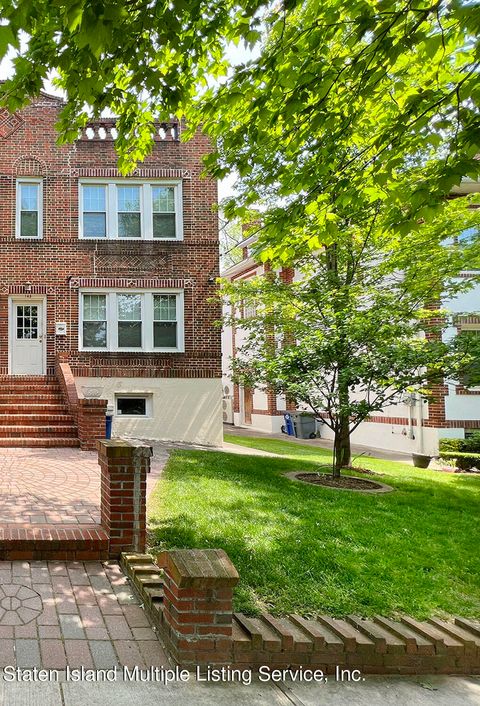 Photo of 143 Cromwell Avenue, Staten Island, NY 10304 (MLS # 1162504)