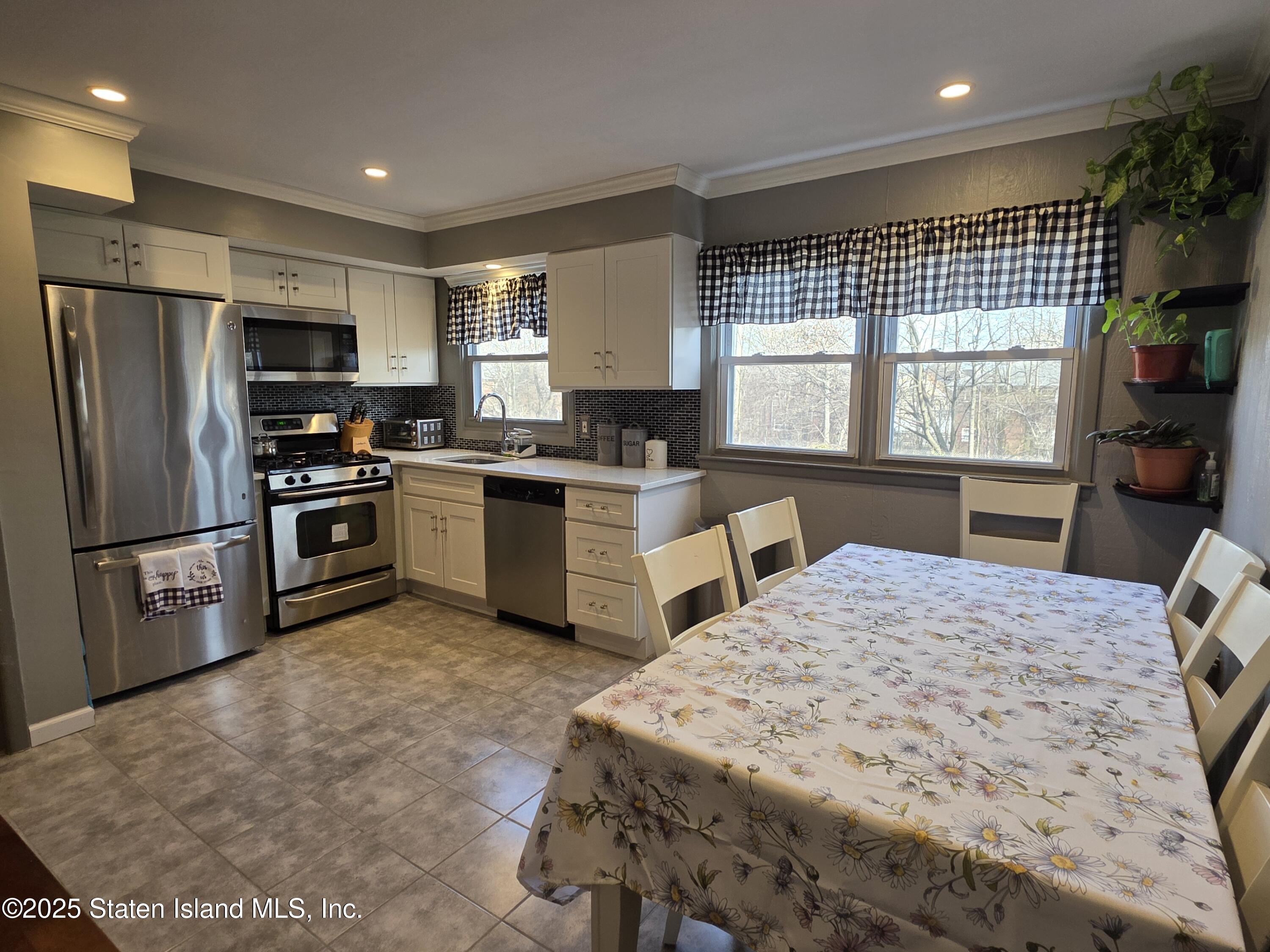 1956 N North Railroad Avenue, Staten Island, New York image 9