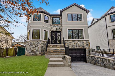 Photo of 448 Rensselaer Avenue, Staten Island, NY 10312 (MLS # 2600683)
