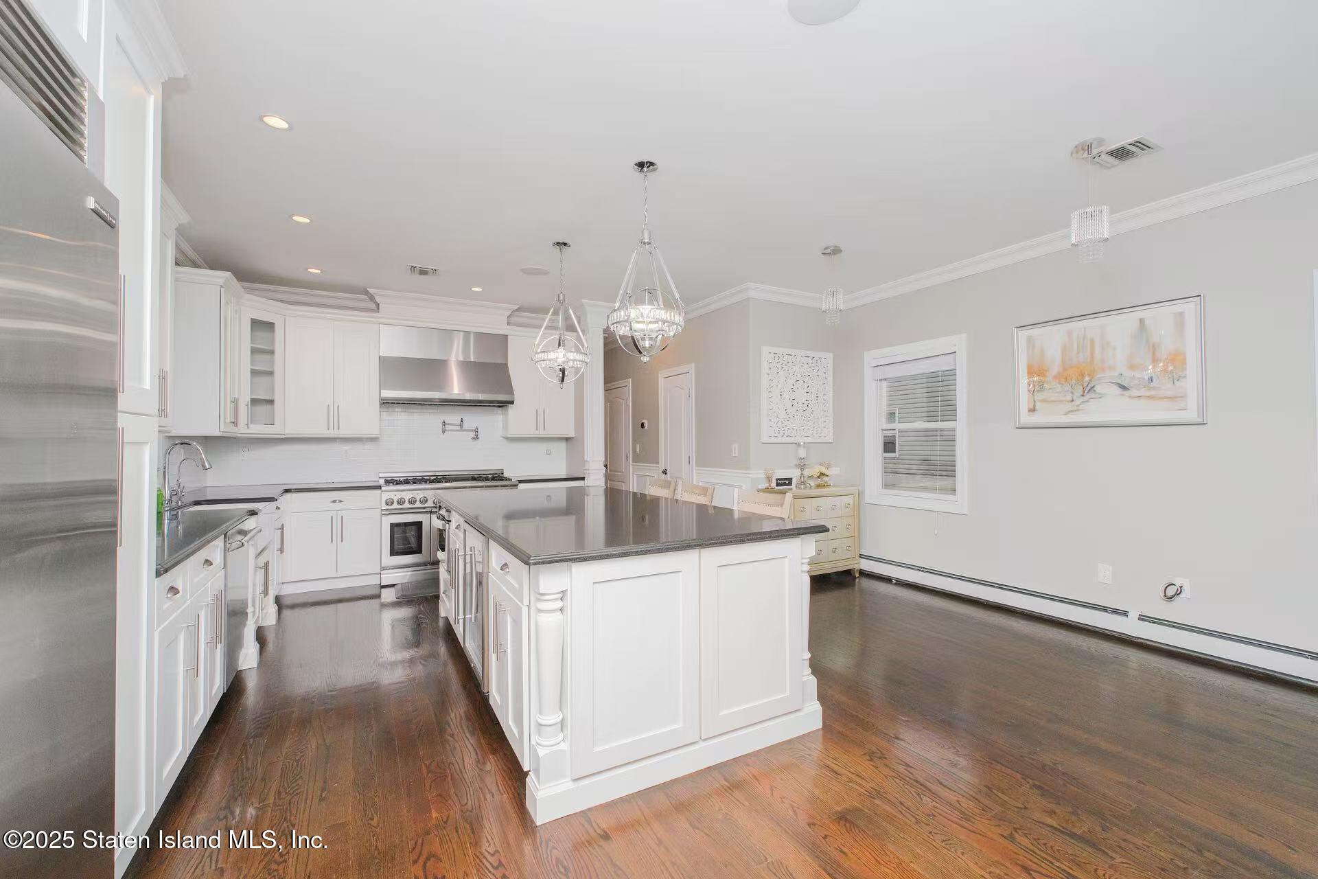 998 Annadale Road, Staten Island, New York image 6