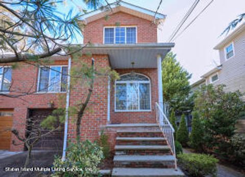 Photo of 115 Highland Road, Staten Island, NY 10308 (MLS # 1165779)