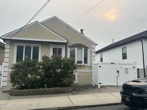Photo of 116 Bionia Avenue, Staten Island, NY 10305 (MLS # 2504567)