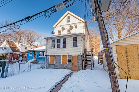 Photo of 191 Roff Street, Staten Island, NY 10304 (MLS # 2600772)