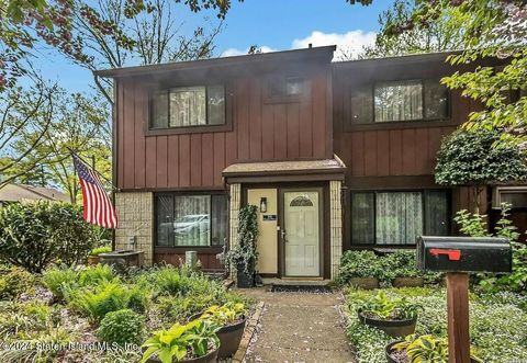 Photo of 30 Pierpont Place, Staten Island, NY 10314 (MLS # 2404822)