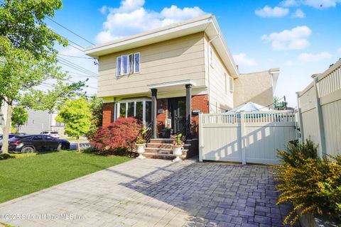 Photo of 761 Edgegrove Avenue, Staten Island, NY 10312 (MLS # 2502744)