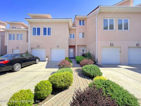 Photo of 139 Tennyson Drive, Staten Island, NY 10308 (MLS # 2502095)