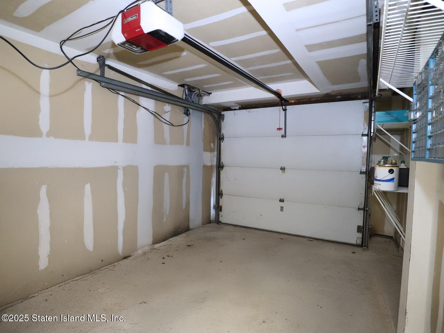 526 Yetman Avenue, Staten Island, New York image 38
