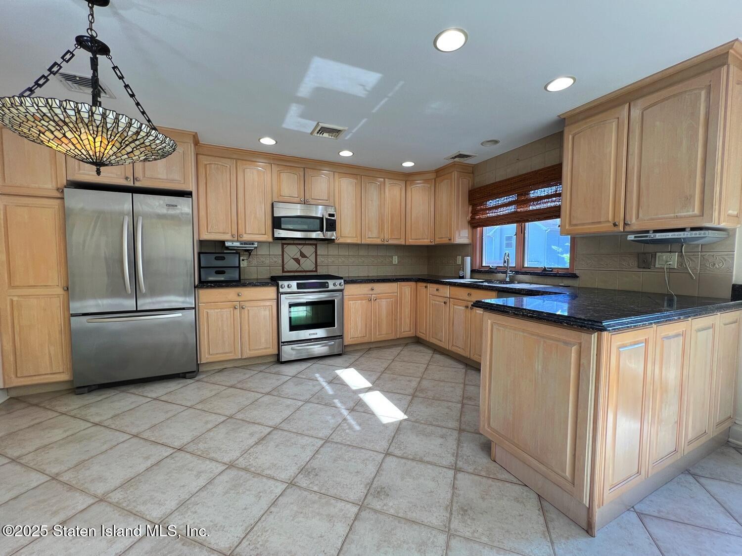 526 Yetman Avenue, Staten Island, New York image 15