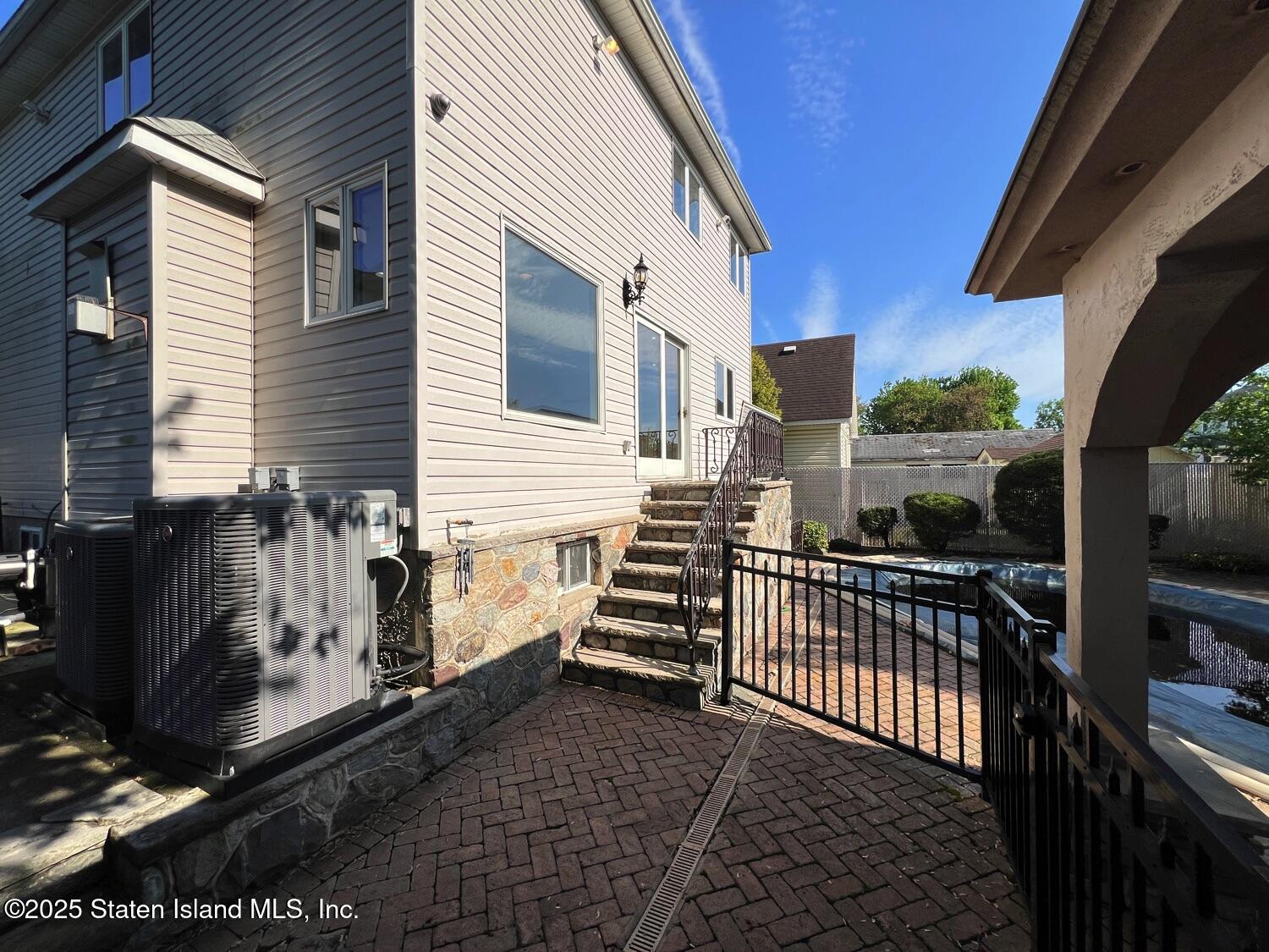 526 Yetman Avenue, Staten Island, New York image 40