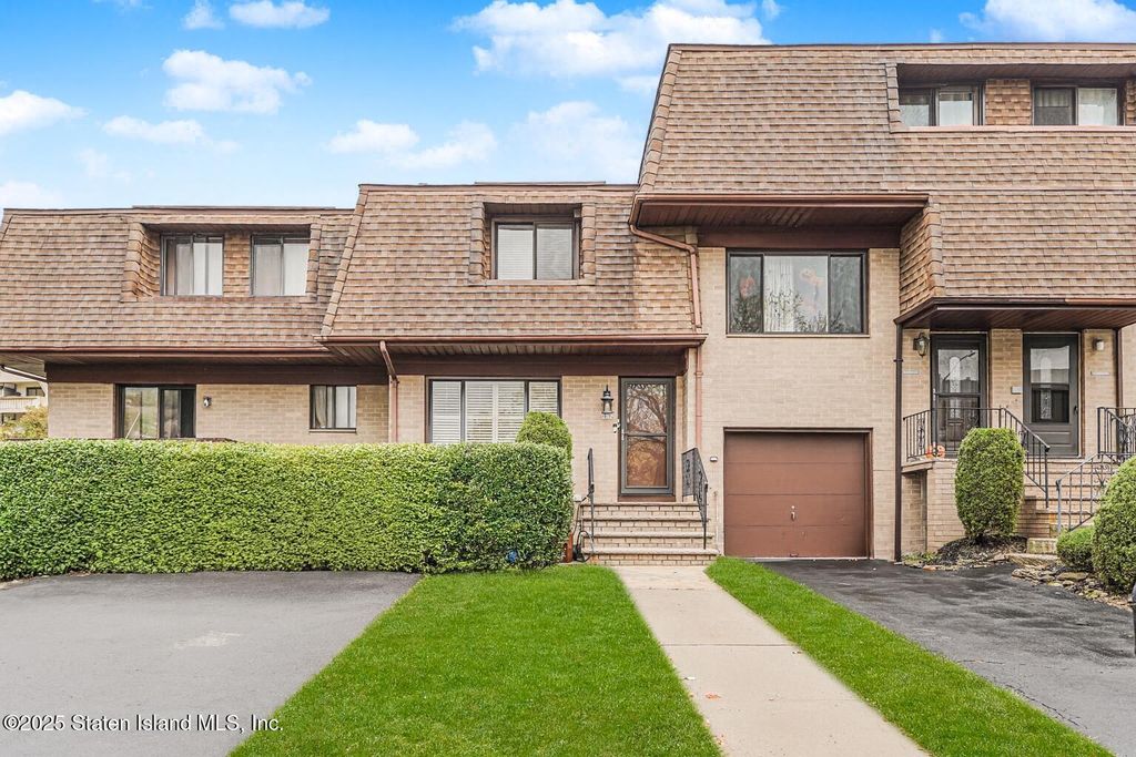 Photo of 463 Windham Loop, Staten Island, NY 10314 (MLS # 2506064)