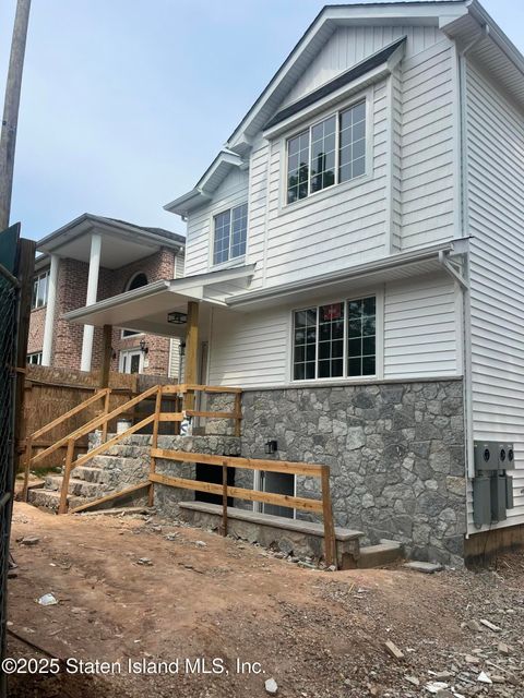 Photo of 304 Sheldon Avenue, Staten Island, NY 10312 (MLS # 2502287)