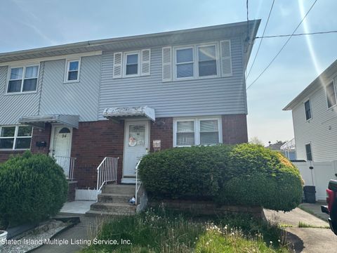 Photo of 96 Belfast Avenue Ave, Staten Island, NY 10306 (MLS # 1162055)