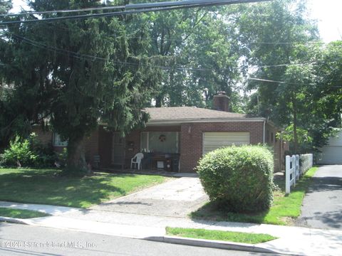 Photo of 136 Hillside Terrace, Staten Island, NY 10308 (MLS # 2604047)