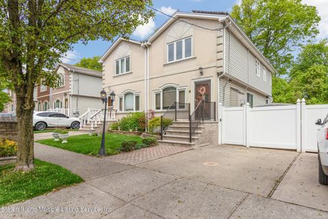 Photo of 38 Penton Street, Staten Island, NY 10309 (MLS # 1161907)