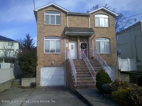 Photo of 125 Station Avenue, Staten Island, NY 10309 (MLS # 2400476)