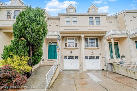 Photo of 31 Cobblers Lane, Staten Island, NY 10304 (MLS # 2502812)