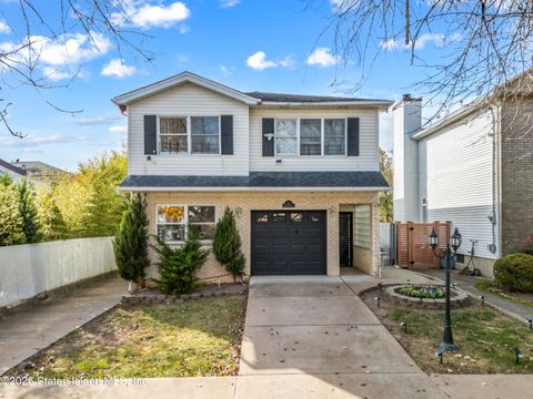 Photo of 62 Bennett Place, Staten Island, NY 10312 (MLS # 2602004)