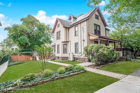 Photo of 282 Willard Avenue, Staten Island, NY 10314 (MLS # 2505776)