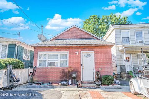 Photo of 118 Cannon Avenue, Staten Island, NY 10314 (MLS # 2506076)