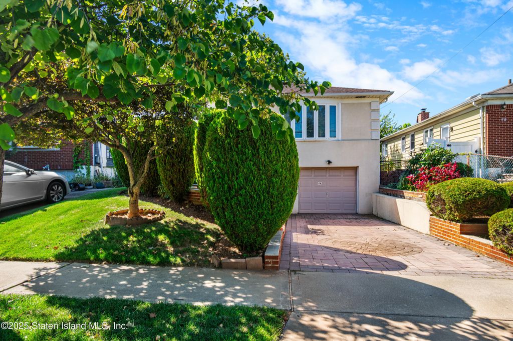 Photo of 44 Holden Boulevard, Staten Island, NY 10314 (MLS # 2505228)