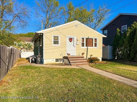 Photo of 59 Almond Street, Staten Island, NY 10312 (MLS # 2507113)